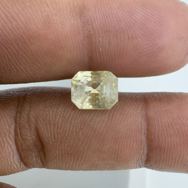 4.25 Carat/ 4.72 Ratti Natural Yellow Sapphire/ Pukhraj Gemstone