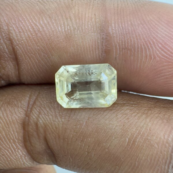 3.92 Carat/ 4.35 Ratti Natural Yellow Sapphire/ Pukhraj Gemstone