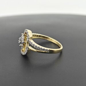 Heart-Shaped CVD Diamond Ring in Gold with Floral Cluster Centerpiece