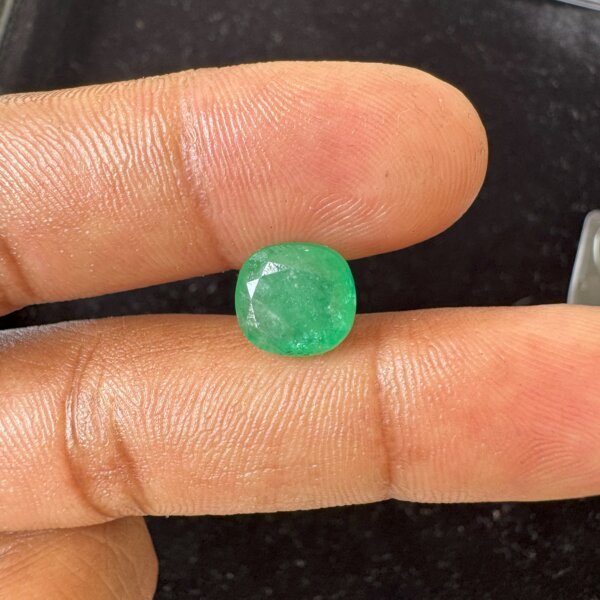 3.88 Carat/ 4.31 Ratti Natural Zambian Emerald/ Panna Gemstone