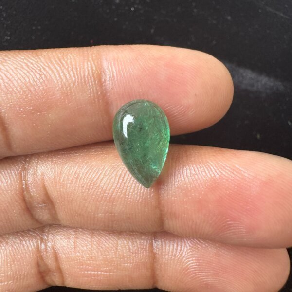 5.74 Carat/ 6.37 Ratti Natural Zambian Cabochon Emerald/ Panna Gemstone