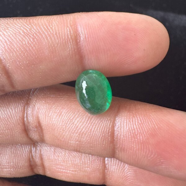 4.55 Carat/ 5.05 Ratti Natural Zambian Cabochon Emerald/ Panna Gemstone