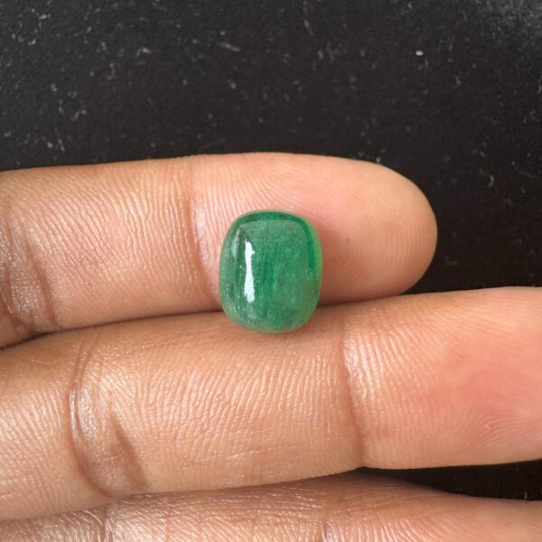 5.95 Carat/ 6.60 Ratti Natural Zambian Cabochon Emerald/ Panna Gemstone