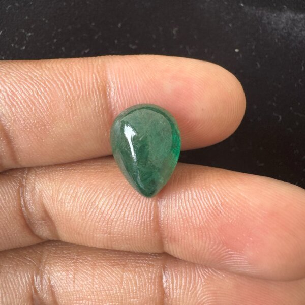 8.39 Carat/ 9.31 Ratti Natural Zambian Cabochon Emerald/ Panna Gemstone