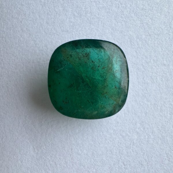 7.96 Carat/ 8.83 Ratti Natural Zambian Cabochon Emerald/ Panna Gemstone