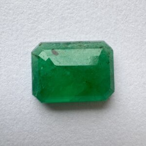 8.69 Carat/ 9.64 Ratti Natural Zambian Emerald/ Panna Gemstone