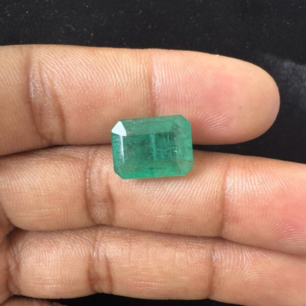 7.10 Carat/ 7.88 Ratti Natural Zambian Emerald/ Panna Gemstone