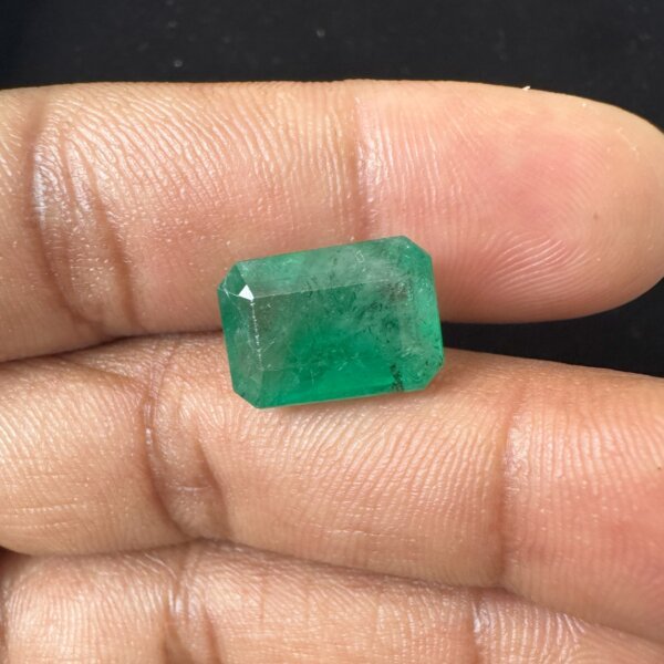 7.58 Carat/ 8.41 Ratti Natural Zambian Emerald/ Panna Gemstone