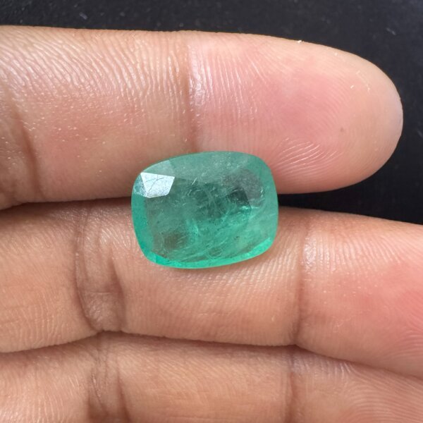 7.13 Carat/ 7.91 Ratti Natural Zambian Emerald/ Panna Gemstone