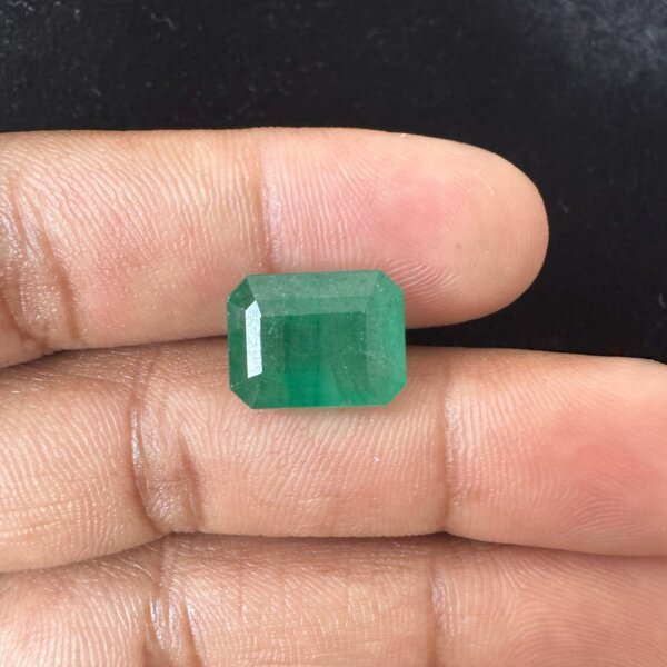 8.93 Carat/ 9.91 Ratti Natural Zambian Emerald/ Panna Gemstone