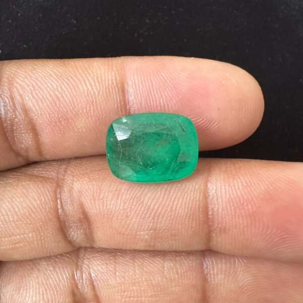 7.84 Carat/ 8.70 Ratti Natural Zambian Emerald/ Panna Gemstone