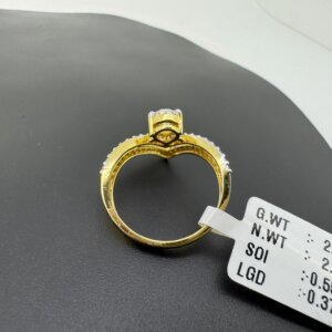 Chevron-Style Gold Ring with Pear-Shaped CVD Diamond and Double V Halo