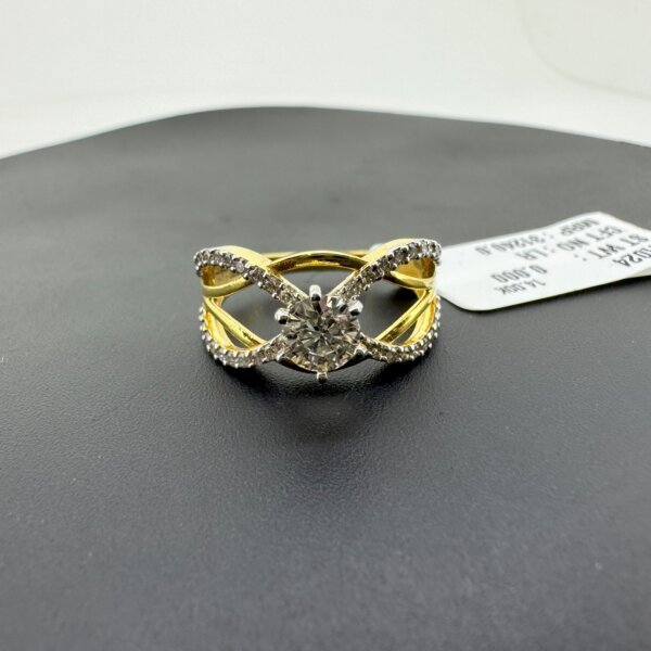 Crossover Gold Ring with Round CVD Diamond and Pave Accent Bands