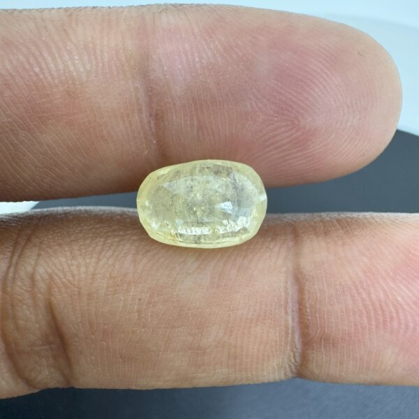 5.38 Carat/ 5.97 Ratti Natural Yellow Sapphire/ Pukhraj Gemstone