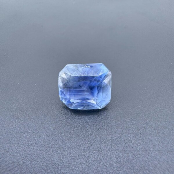 5.57 Carat/ 6.18 Ratti Natural Blue Sapphire/ Neelam Gemstone