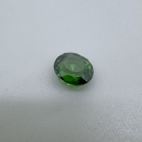 8.32 Carat/ 9.23 Ratti Natural Green Tourmaline Gemstone