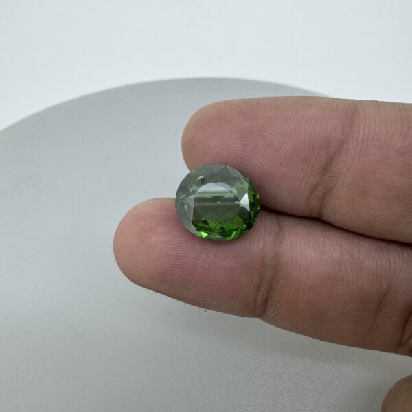 8.32 Carat/ 9.23 Ratti Natural Green Tourmaline Gemstone