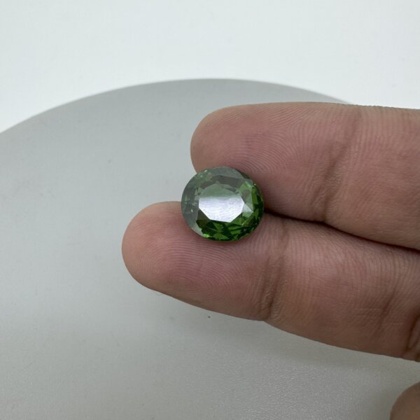 8.32 Carat/ 9.23 Ratti Natural Green Tourmaline Gemstone