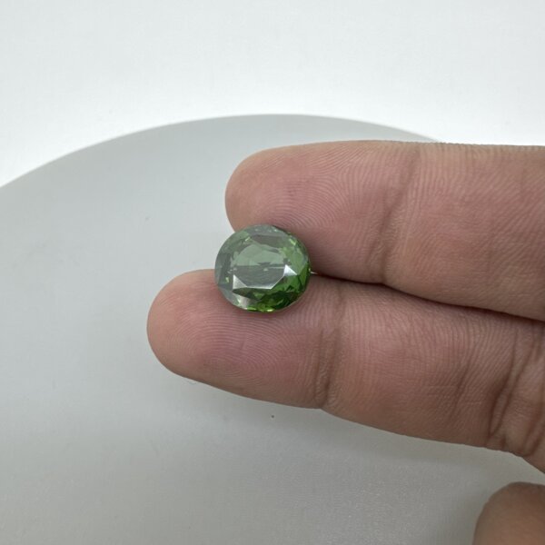 8.32 Carat/ 9.23 Ratti Natural Green Tourmaline Gemstone