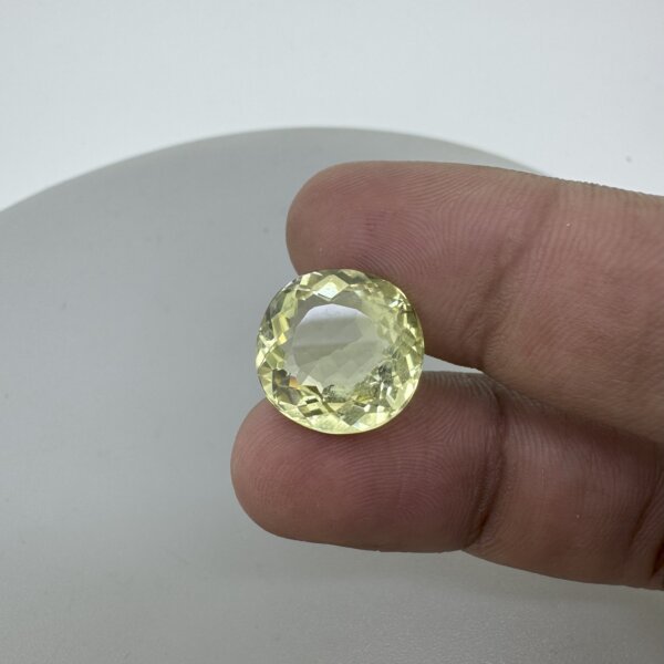 9.90 Carat/ 10.98 Ratti Natural Yellow Beryl Gemstone