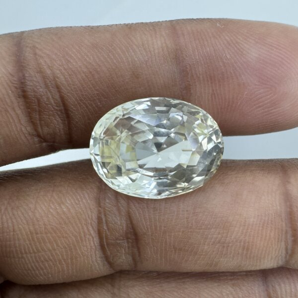 17.55 Carat/ 19.48 Ratti Natural Yellow Sapphire/ Pukhraj Gemstone
