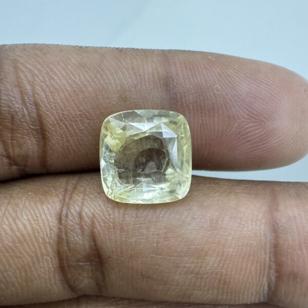9.24 Carat/ 10.25 Ratti Natural Yellow Sapphire/ Pukhraj Gemstone