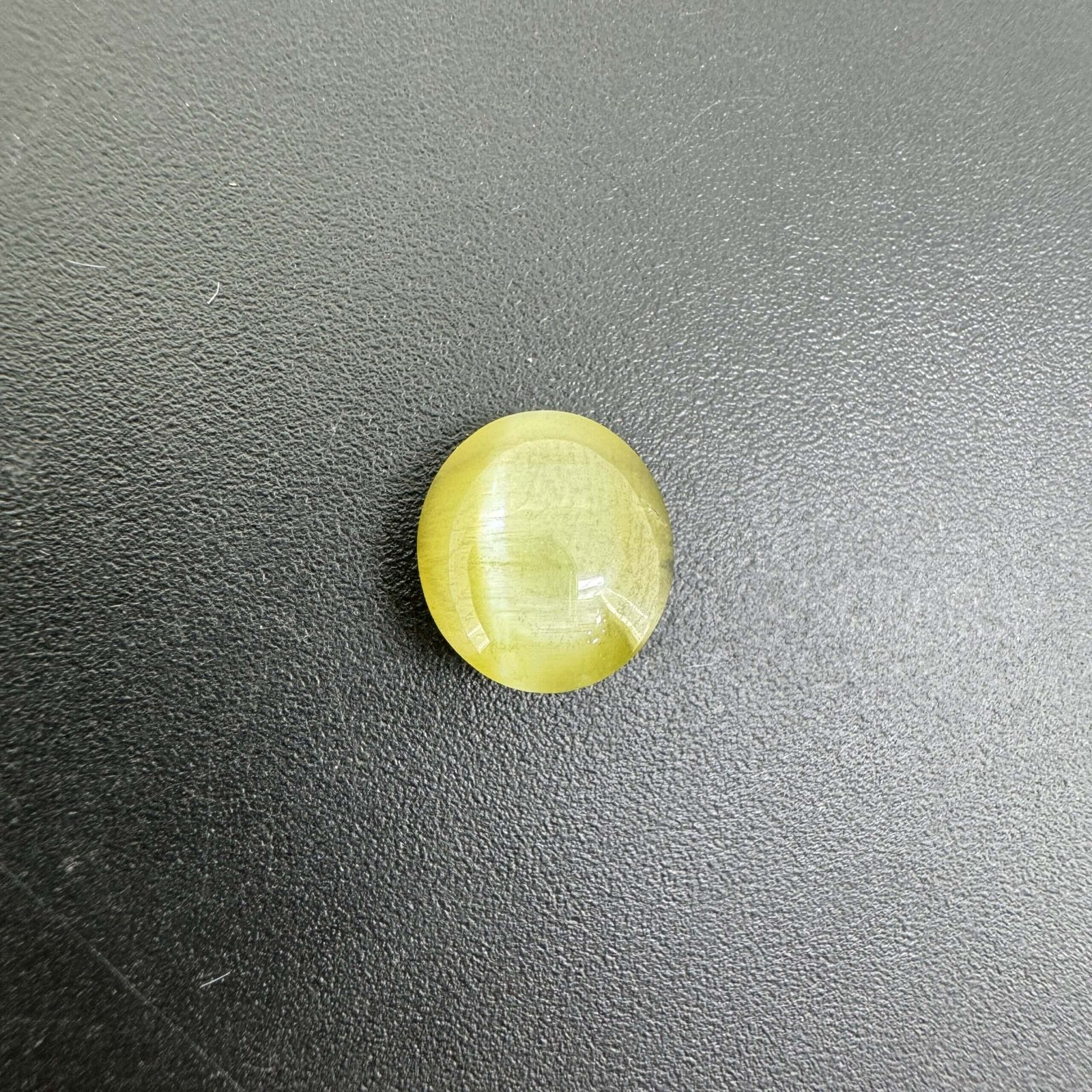 4.03 Carat/ 4.47 Ratti Natural Chrysoberyl Cat's Eye Gemstone