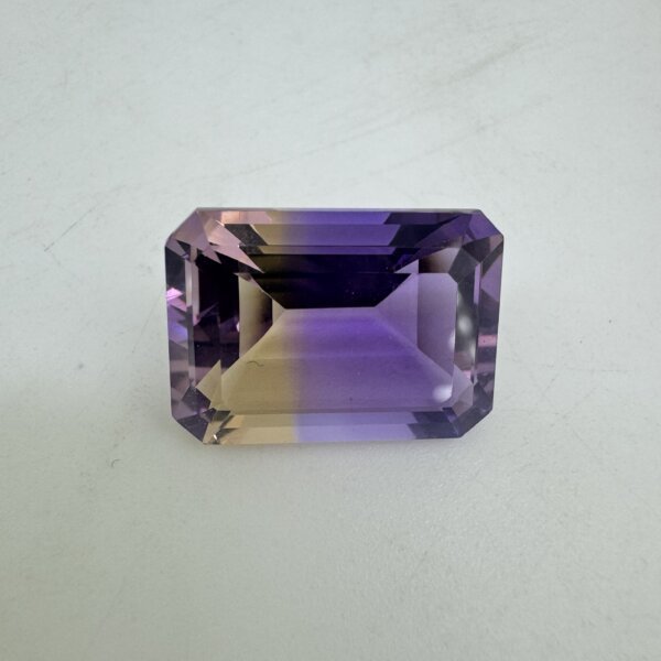 14.98 Carat/ 16.62 Ratti Natural Ametrine Gemstone