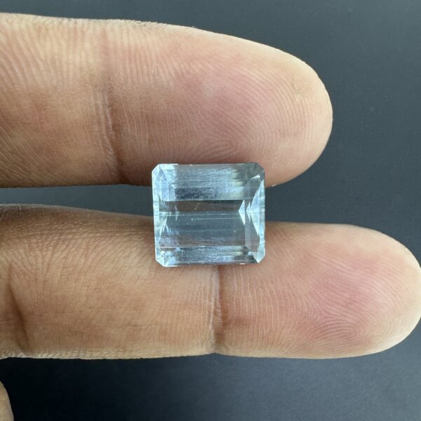 5.68 Carat/ 6.30 Ratti Natural Aquamarine Gemstone