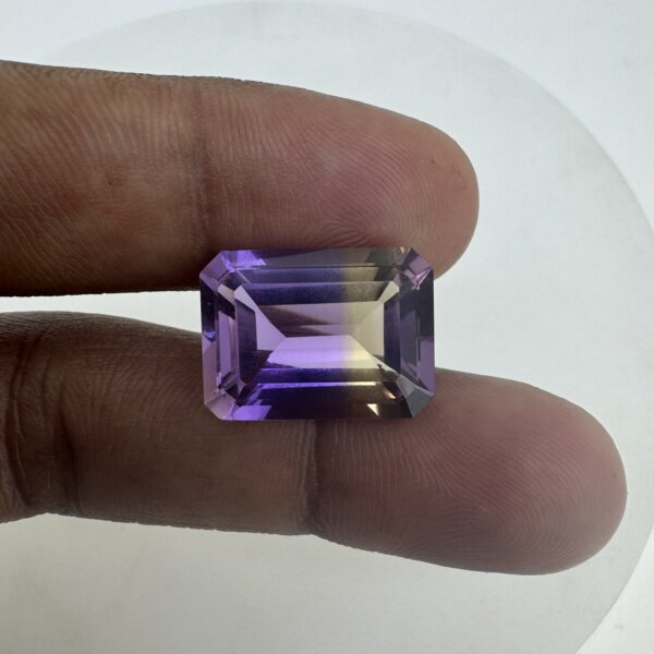 14.98 Carat/ 16.62 Ratti Natural Ametrine Gemstone