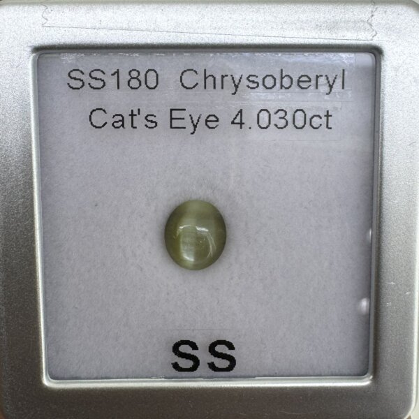 4.03 Carat/ 4.47 Ratti Natural Chrysoberyl Cat's Eye Gemstone
