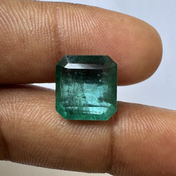 7.69 Carat/ 8.53 Ratti Natural Zambian Emerald/ Panna Gemstone