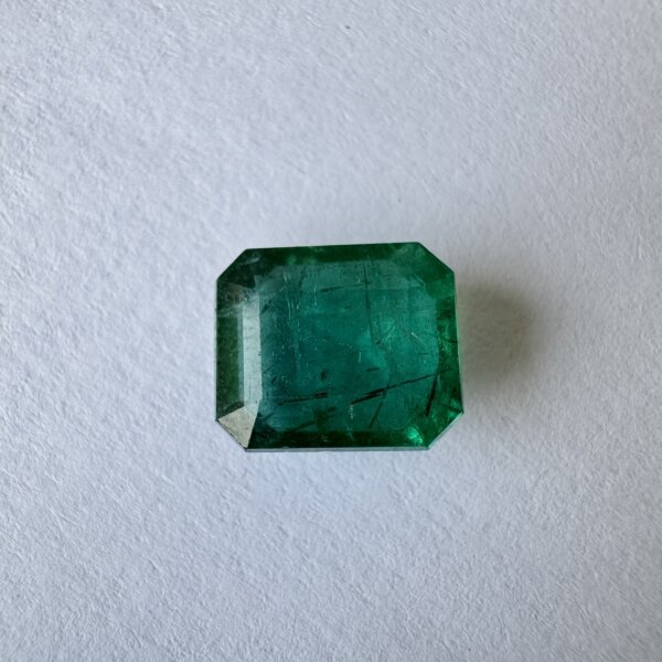 4.80 carat natural Zambian emerald panna gemstone loose stone with rich green color and emerald cut