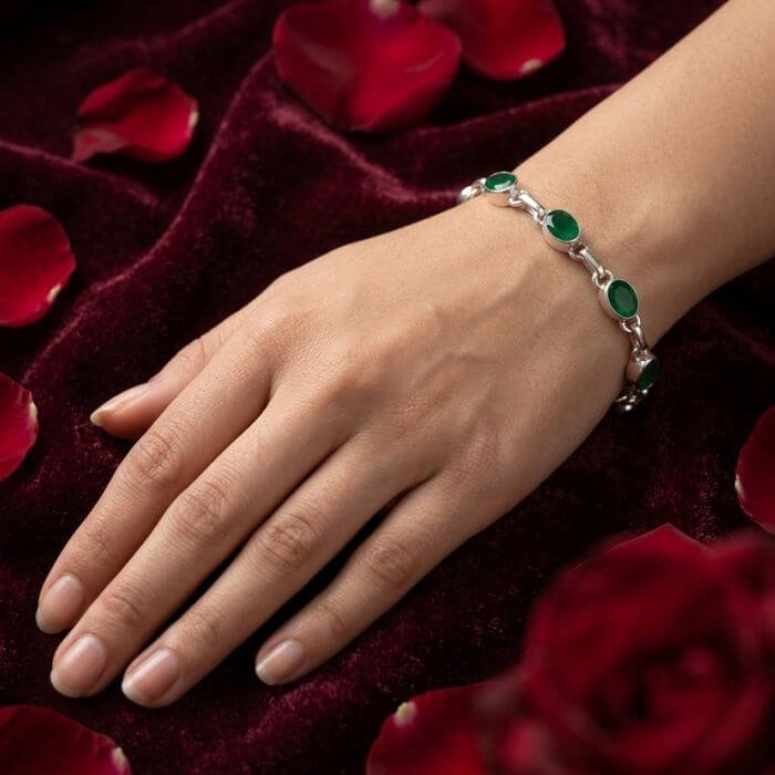 Natural Green Onyx Gemstone Bracelet Deep Green Crystal Bracelet for Strength, Confidence and Emotional Balance