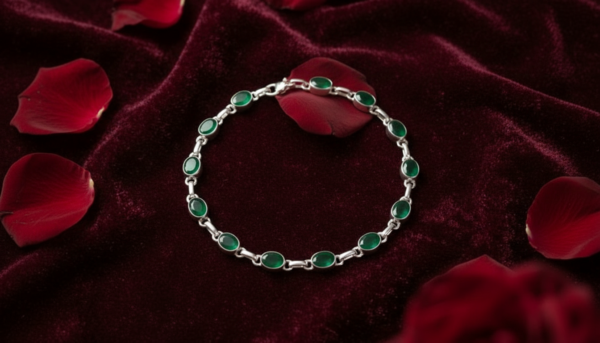 Natural Green Onyx Gemstone Bracelet Deep Green Crystal Bracelet for Strength, Confidence and Emotional Balance