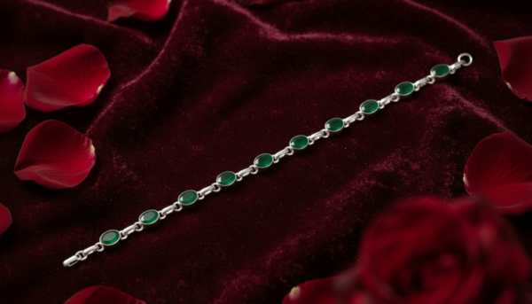 Natural Green Onyx Gemstone Bracelet Deep Green Crystal Bracelet for Strength, Confidence and Emotional Balance