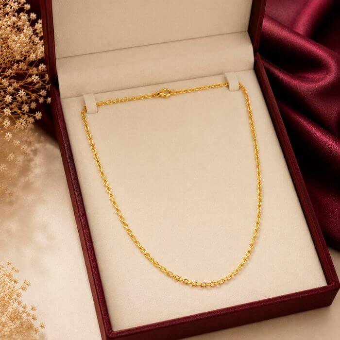 Elegant gold chain featuring a polished yellow gold finish with refined craftsmanship and timeless luxurious appeal.
