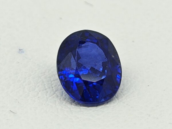 Natural Blue Sapphire – Rich Blue Oval Gemstone BS-013 Natural Blue Sapphire rich blue oval gemstone BS-013