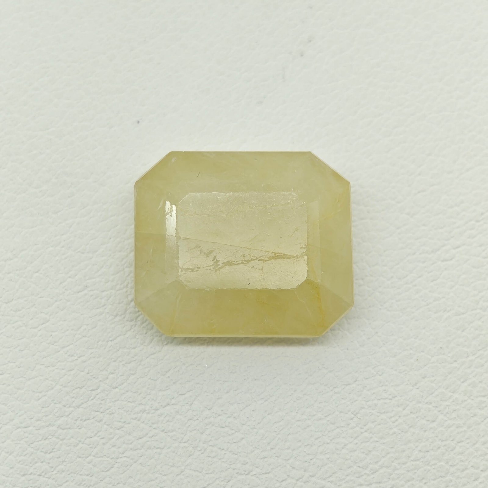 Natural Sri Lankan Yellow Sapphire gemstone YS-001 from Sri Lanka