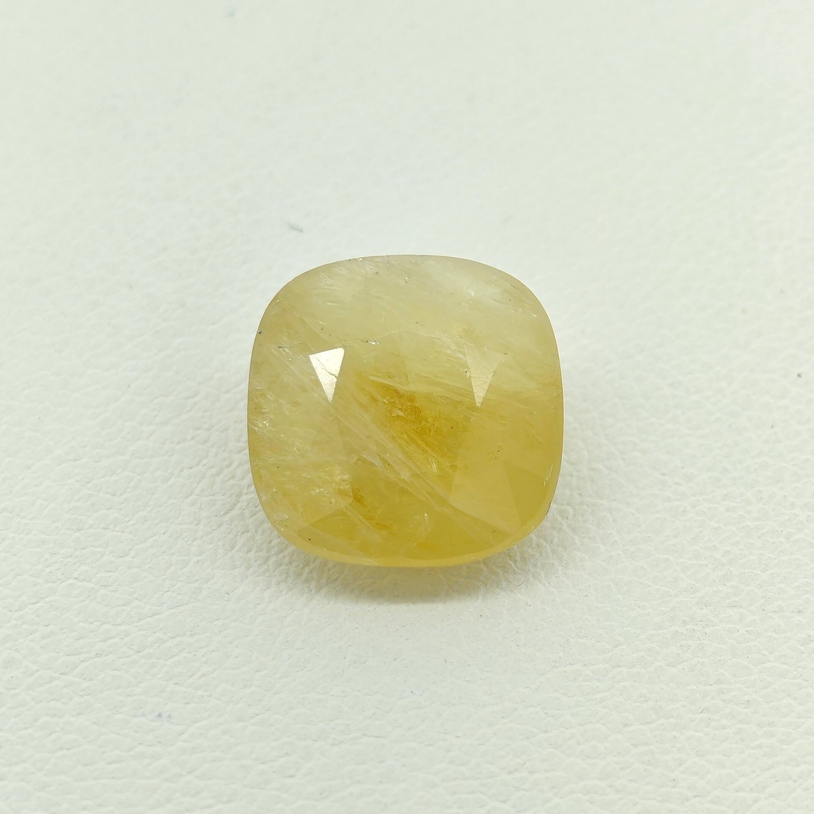 Natural Sri Lankan Yellow Sapphire gemstone YS-005 from Sri Lanka