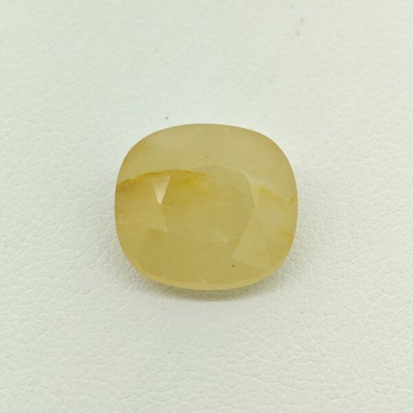 Natural Sri Lankan Yellow Sapphire Gemstone YS-006 Natural Sri Lankan Yellow Sapphire gemstone YS-006 from Sri Lanka