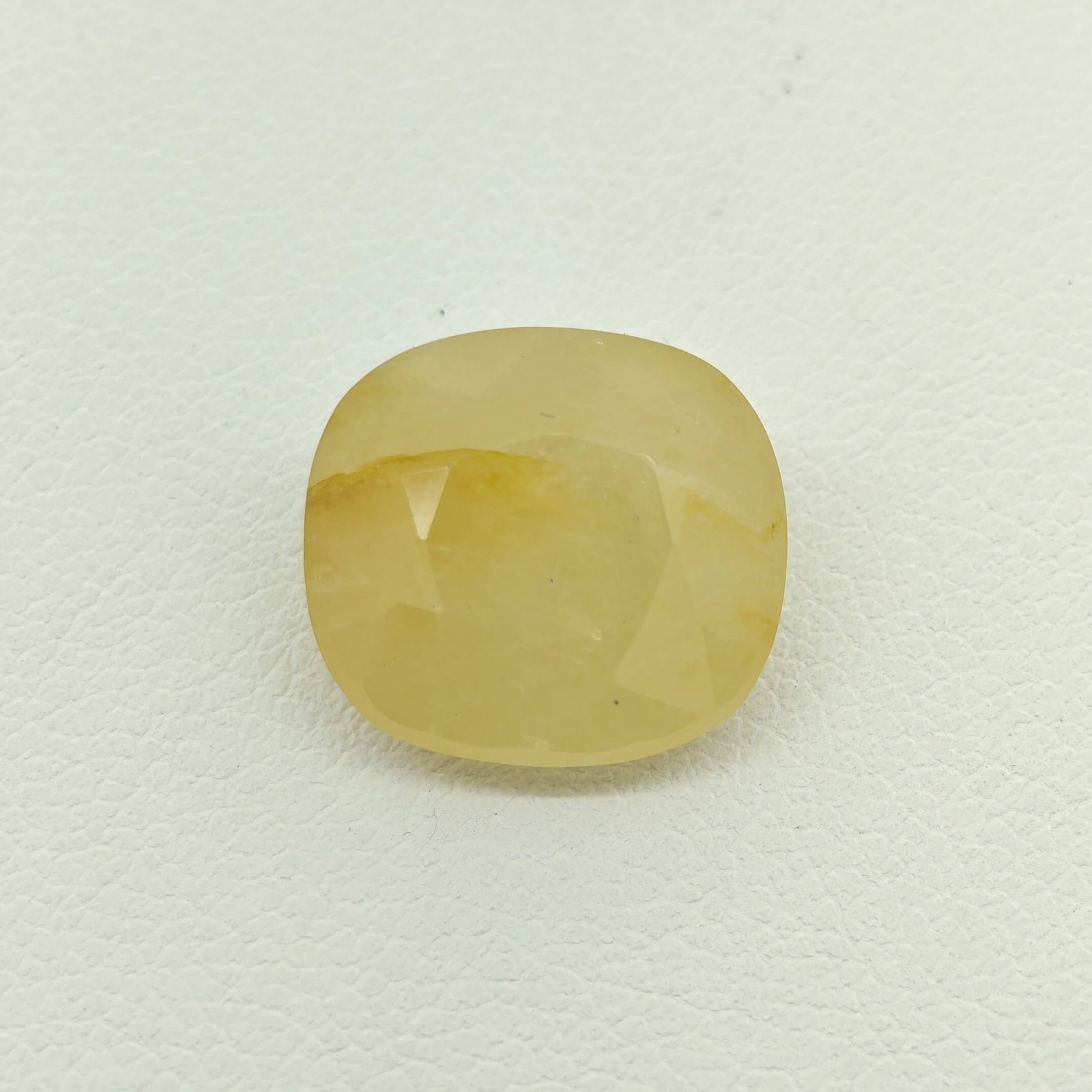 Natural Sri Lankan Yellow Sapphire gemstone YS-006 from Sri Lanka