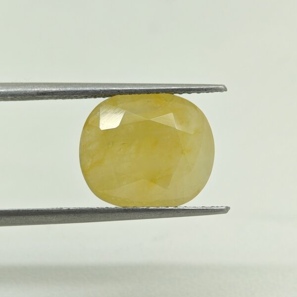 Natural Sri Lankan Yellow Sapphire gemstone YS-007 from Sri Lanka