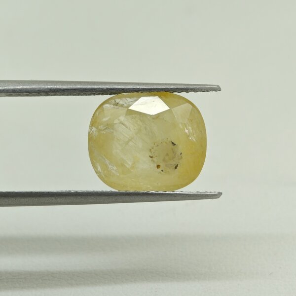 Natural Sri Lankan Yellow Sapphire gemstone YS-009 from Sri Lanka