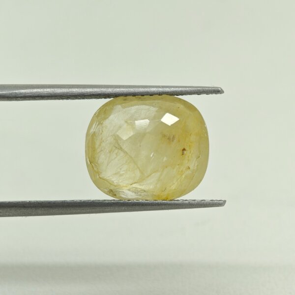 Natural Sri Lankan Yellow Sapphire gemstone YS-009 from Sri Lanka