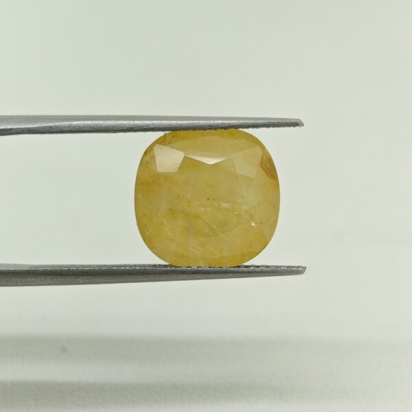 Natural Sri Lankan Yellow Sapphire cushion gemstone YS-010 from Sri Lanka