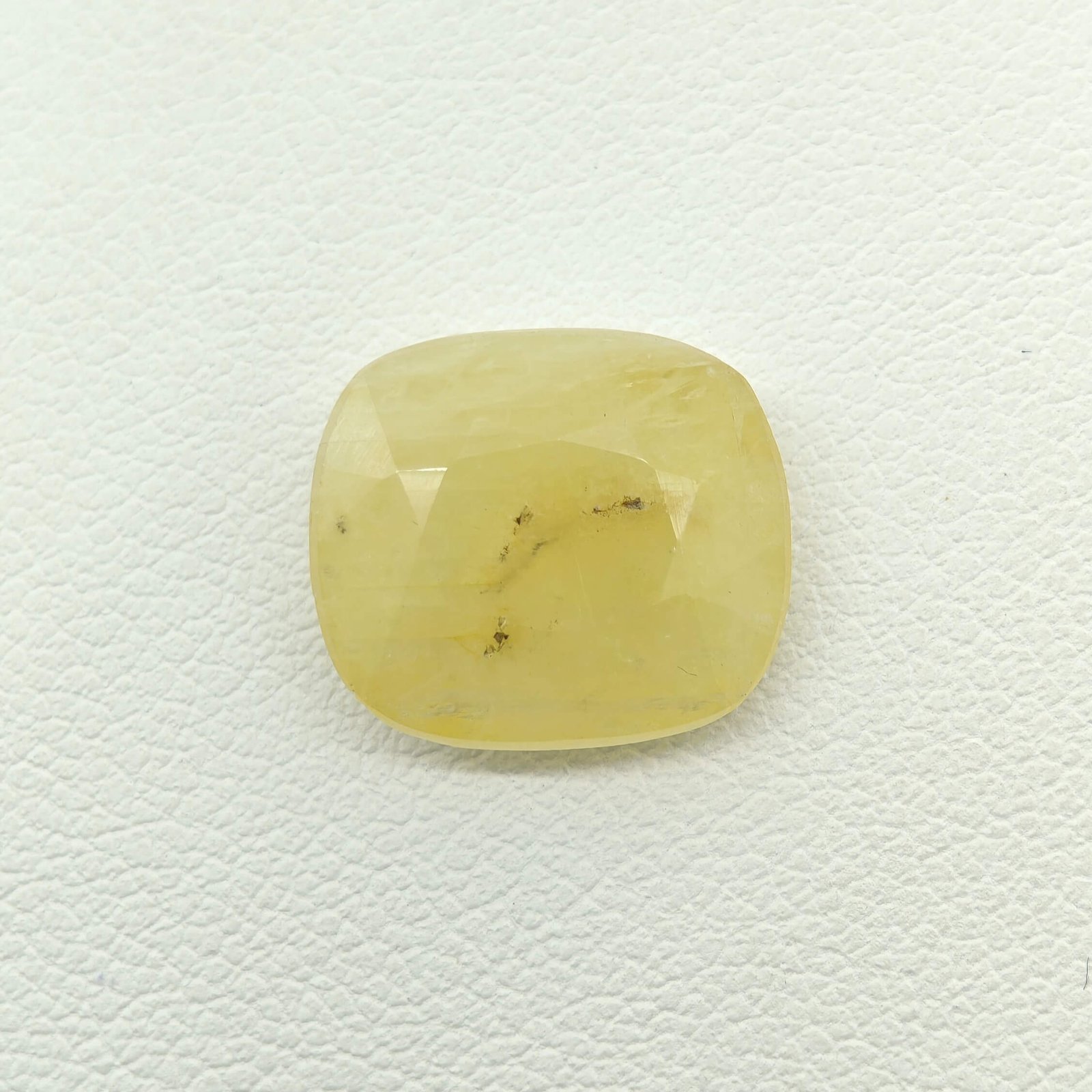 Natural Yellow Sapphire oval gemstone YS-015 from Sri Lanka