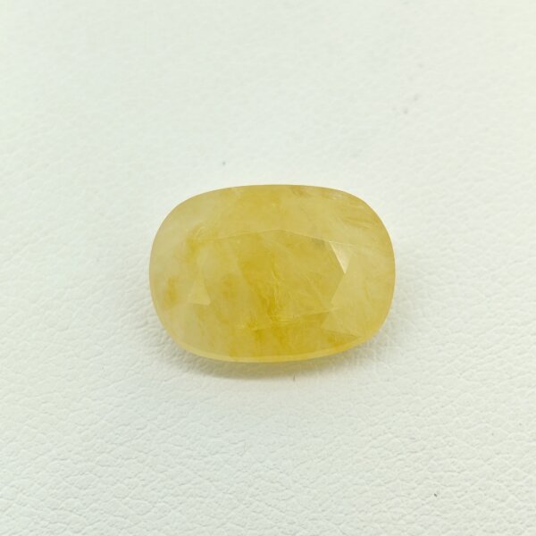 Natural Yellow Sapphire – Oval Gemstone YS-017 Natural Yellow Sapphire oval gemstone YS-017 from Sri Lanka