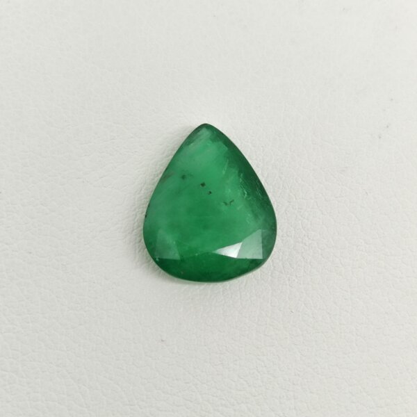 Natural Zambian Emerald Pear Gemstone EM-012 Natural Zambian Emerald pear gemstone EM-012 from Zambia