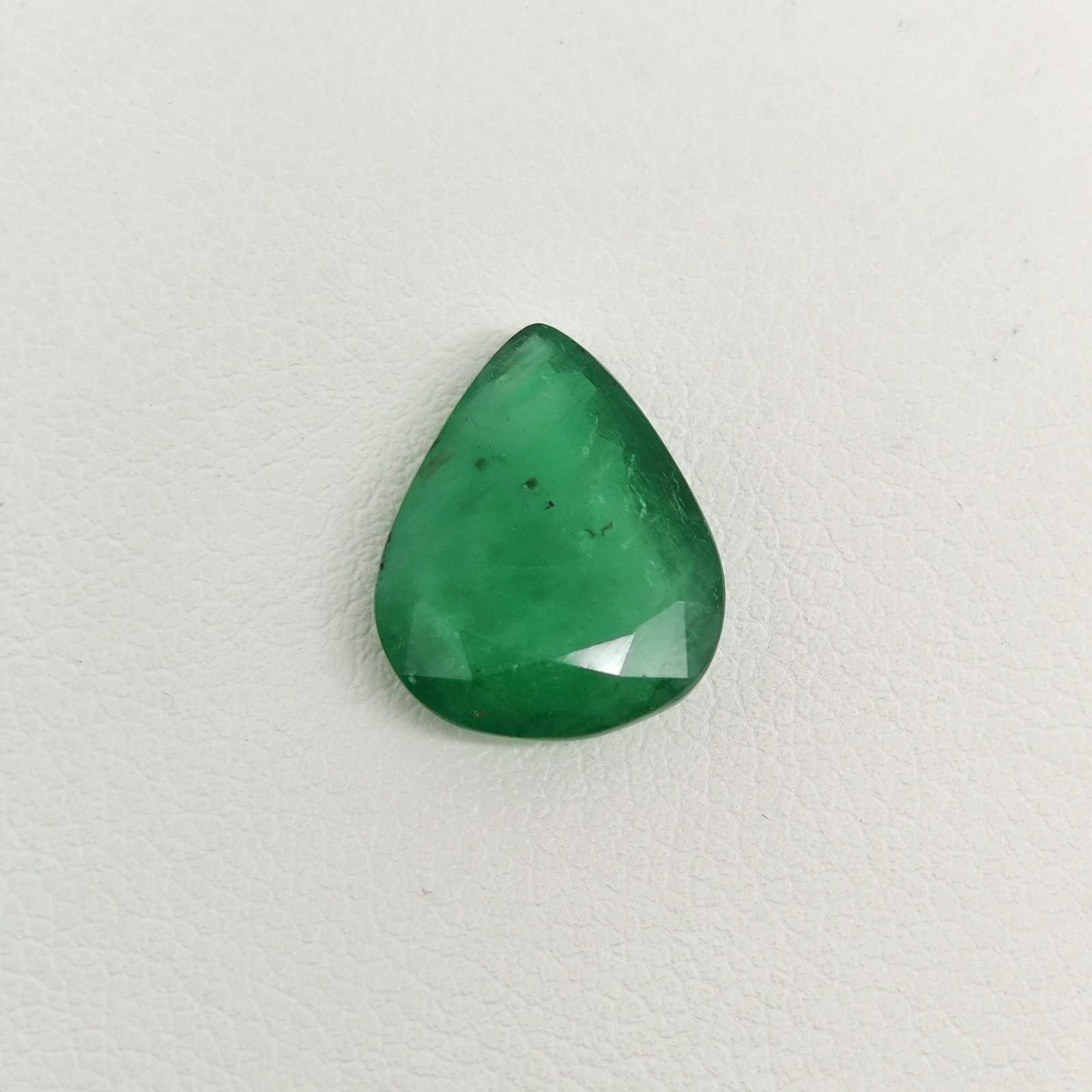 Natural Zambian Emerald pear gemstone EM-012 from Zambia